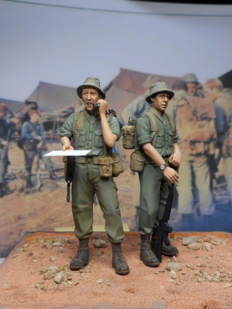 1/35 Vietnam War US Radio Team, 2 Figures, Resin Model Figure Kit, Unassembled and Unpainted