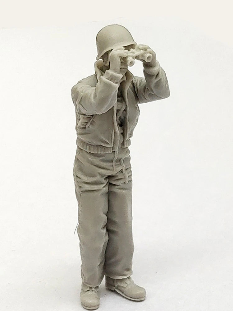 1/35 Modern US Soldier Communicating on Radio, Resin Model Figure Kit, Unassembled and Unpainted