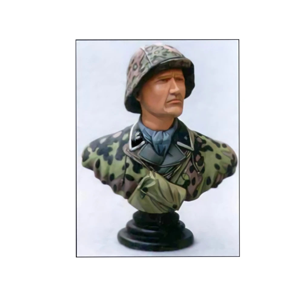 1/10 WWII German Soldier in Autumn Camouflage, Resin Model Bust Kit, Unassembled and Unpainted