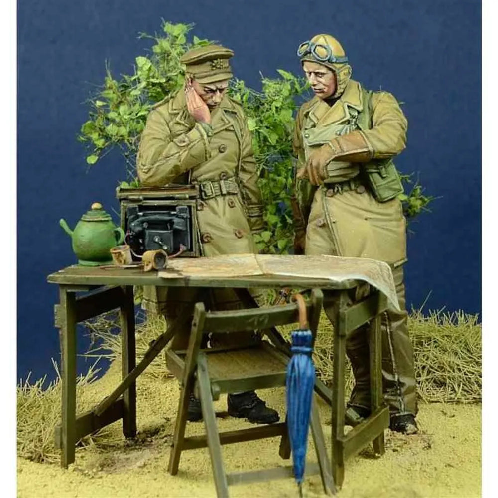 1/35 WWII British Officers & Dispatch Riders, 2 Figures, Resin Model Diorama Kit, Unassembled and Unpainted