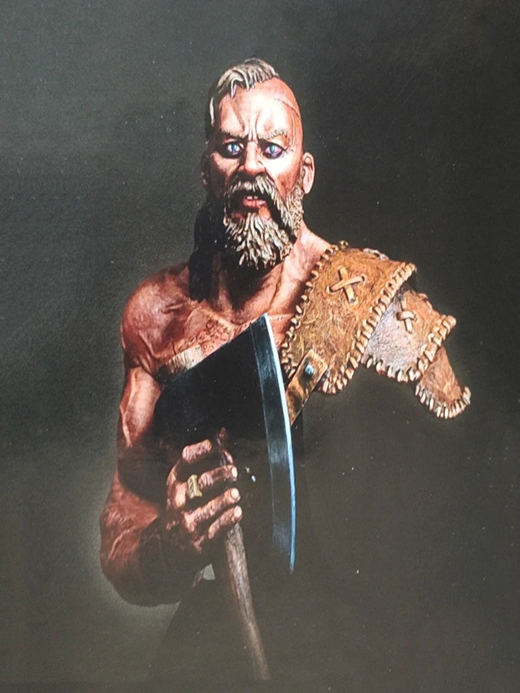 1/10 Medieval Bearded Viking Chieftain with Gold Pauldrons, Resin Model Bust Kit, Unassembled and Unpainted