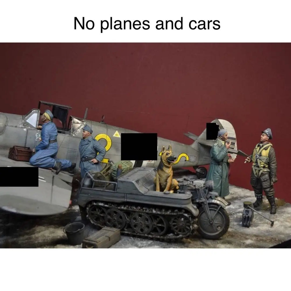 1/35 WWII Airfield, 8 Figures, Resin Model Diorama Kit, Unassembled and Unpainted