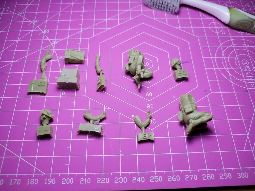 1/35 WWI British Infantry Radio Team, 10 Figures, Resin Model Figure Kit, Unassembled and Unpainted