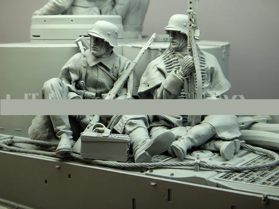 1/16 WWII US Infantry Squad in Various Poses, 4 Figures, Resin Model Figure Kit, Unassembled and Unpainted