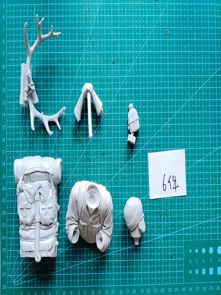 1/10 Winter Woodsman, Resin Model Figure Kit, Historical Theme, Unassembled and Unpainted