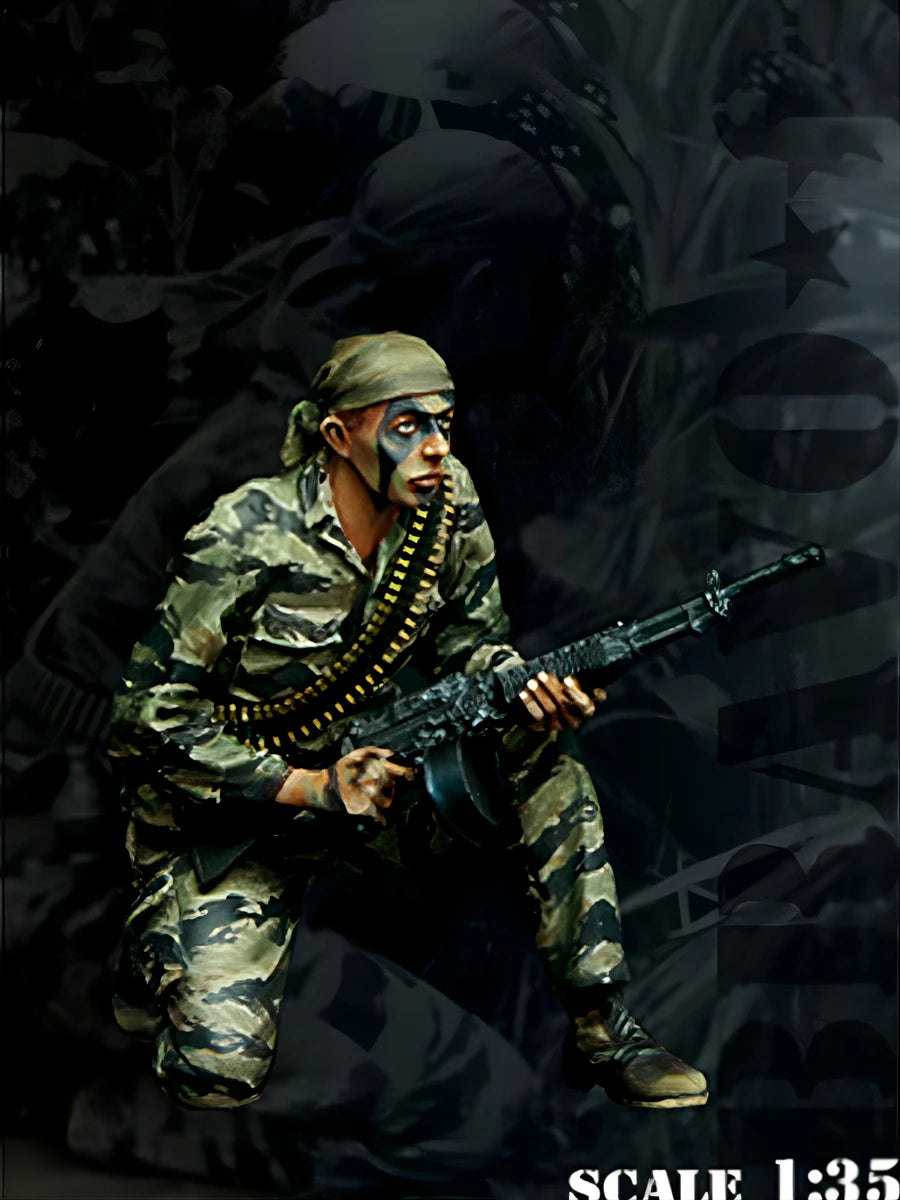 1/35 Modern Soldier in Tactical Crouch Position, Resin Model Figure Kit, Unassembled and Unpainted