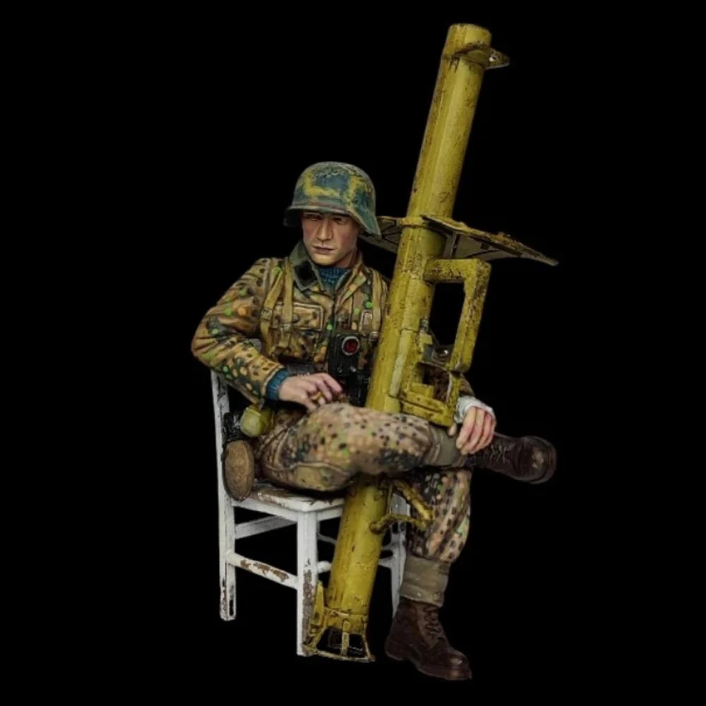 1/16 WWII German Anti-Tank Gunner, Resin Model Figure Kit, Unassembled and Unpainted