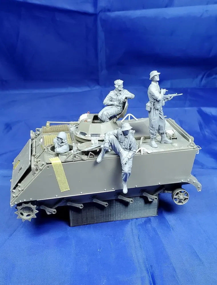 1/35 WWII German Infantry on Military Truck, 4 Figures, Resin Model Diorama Kit, Unassembled and Unpainted