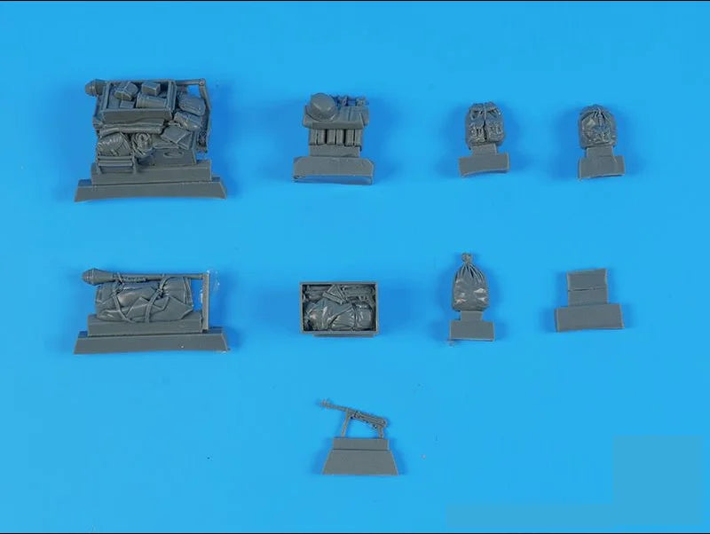 1/35 WWII German Sd.Kfz. 251 Half-Track, Resin Model Figure Kit, Unassembled and Unpainted