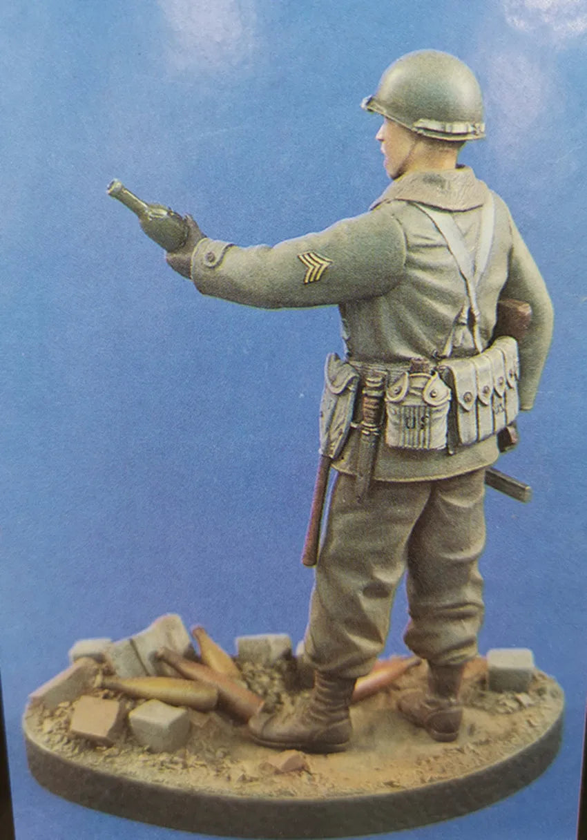 1/16 WWI British Infantryman Signaling, Resin Model Figure Kit, Unassembled and Unpainted