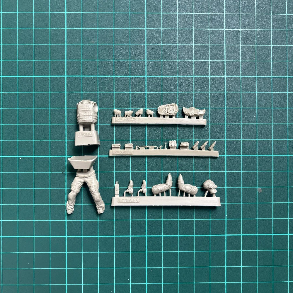 1/35 Modern US Special Forces Gunner, Resin Model Figure Kit, Unassembled and Unpainted