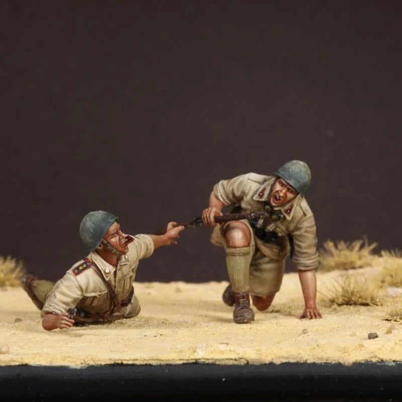 1/35 WWII North Africa Infantry, 2 Figures, Resin Model Figure Kit, Unassembled and Unpainted