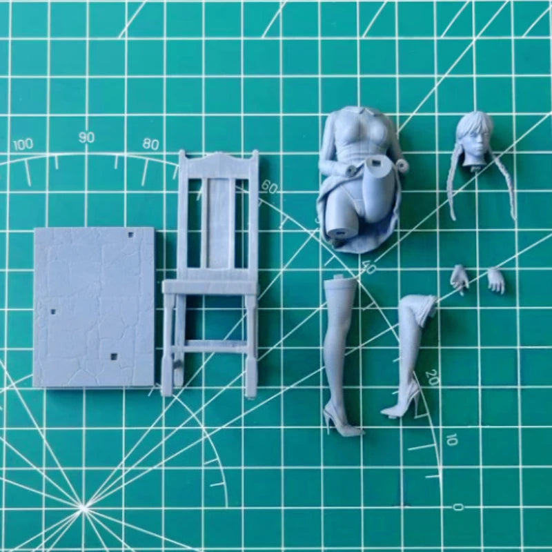 1/24 Woman in Socks, Resin Model Figure Kit, Unassembled and Unpainted