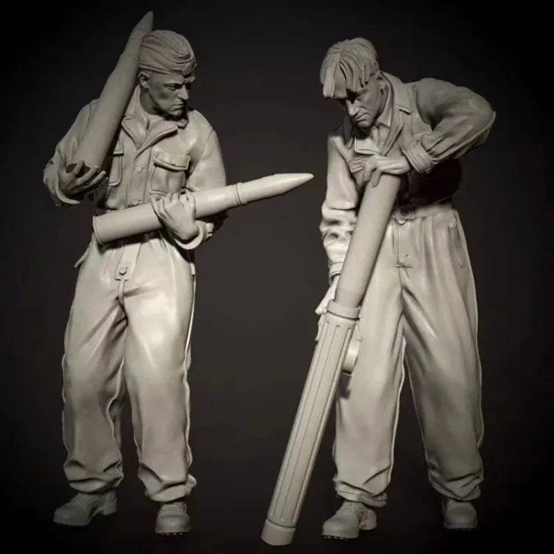 1/35 WWII German Ammunition Transport, 2 Figures, Resin Model Figure Kit, Unassembled and Unpainted