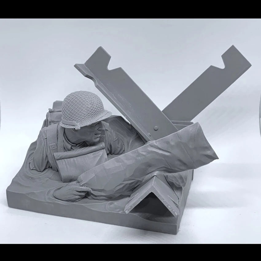 1/10 Modern US Infantryman with Drum Magazine Rifle, Resin Model Bust Kit, Unassembled and Unpainted