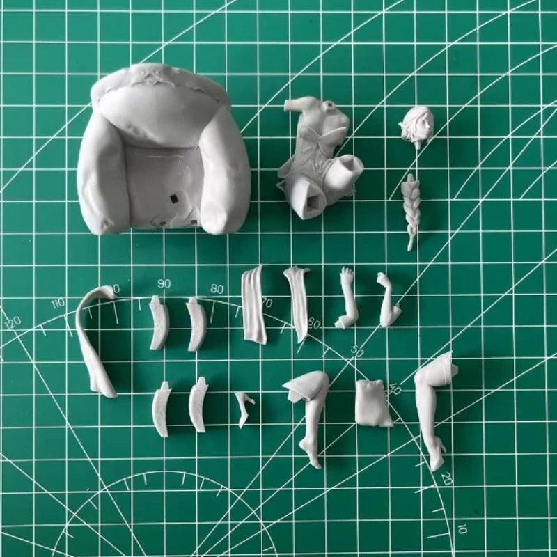 1/24 Princess on Sofa, Resin Model Figure Kit, Unassembled and Unpainted