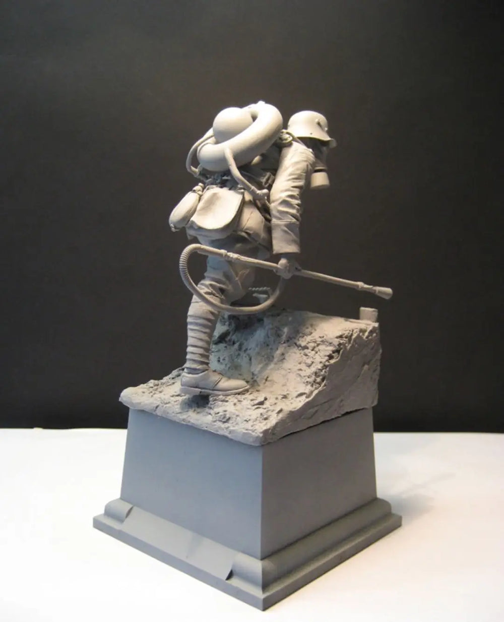 1/16 WWII German Infantry Scaling Fortification, Resin Model Figure Kit, Unassembled and Unpainted