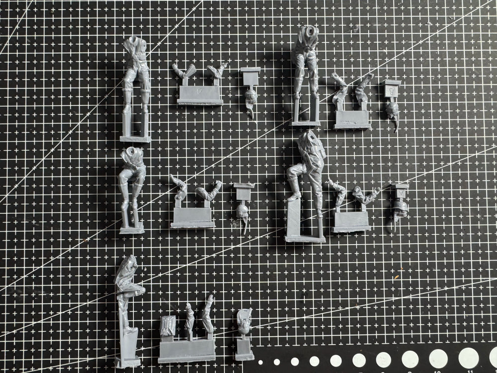 1/35 WWII German Luftwaffe Bomber Crew, 5 Figures, Resin Model Figure Kit, Unassembled and Unpainted