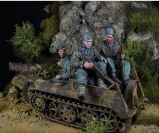 WWII German Soldier — 1/35 Resin Figure