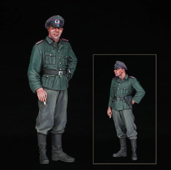 1/35 WWII German Officer in Field Uniform, Resin Model Figure Kit, Unassembled and Unpainted