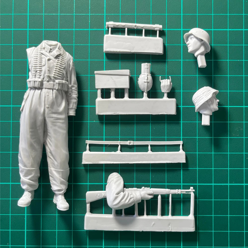 1/16 WWI German Infantryman in Puttees, Resin Model Figure Kit, Unassembled and Unpainted