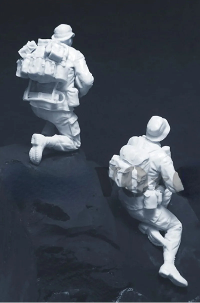 1/35 Modern LRRP Soldiers, 2 Figures, Resin Model Figure Kit, Unassembled and Unpainted