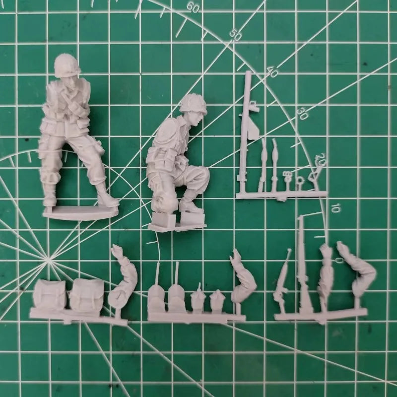 1/35 Modern American Infantry Street Combat, 2 Figures, Resin Model Figure Kit, Unassembled and Unpainted