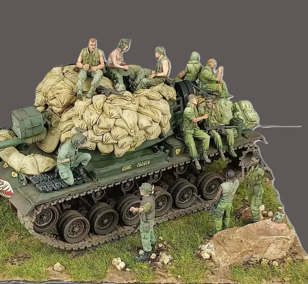 1/35 WWII German Soldiers Loading Supply Transport, 11 Figures, Resin Model Diorama Kit, Unassembled and Unpainted