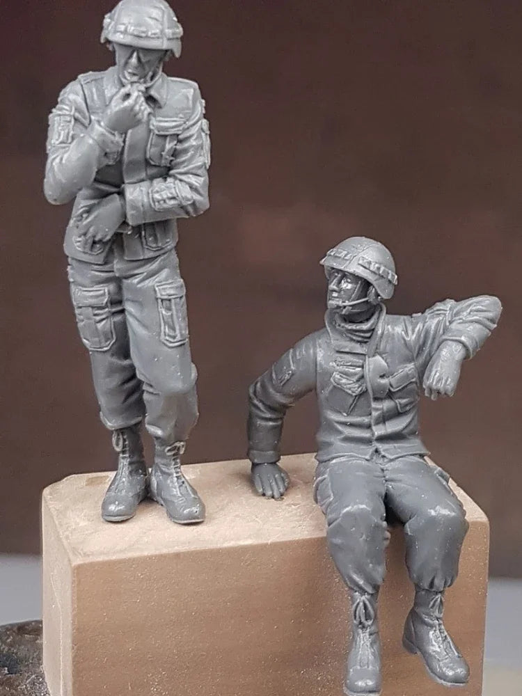 1/35 WWII Polish Infantry at Fortified Post, 2 Figures, Resin Model Figure Kit, Unassembled and Unpainted