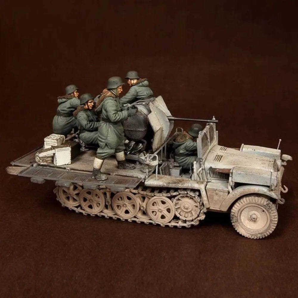 1/35 WWII German Halftrack Gun Crew, 5 Figures, Resin Model Figure Kit, Unassembled and Unpainted