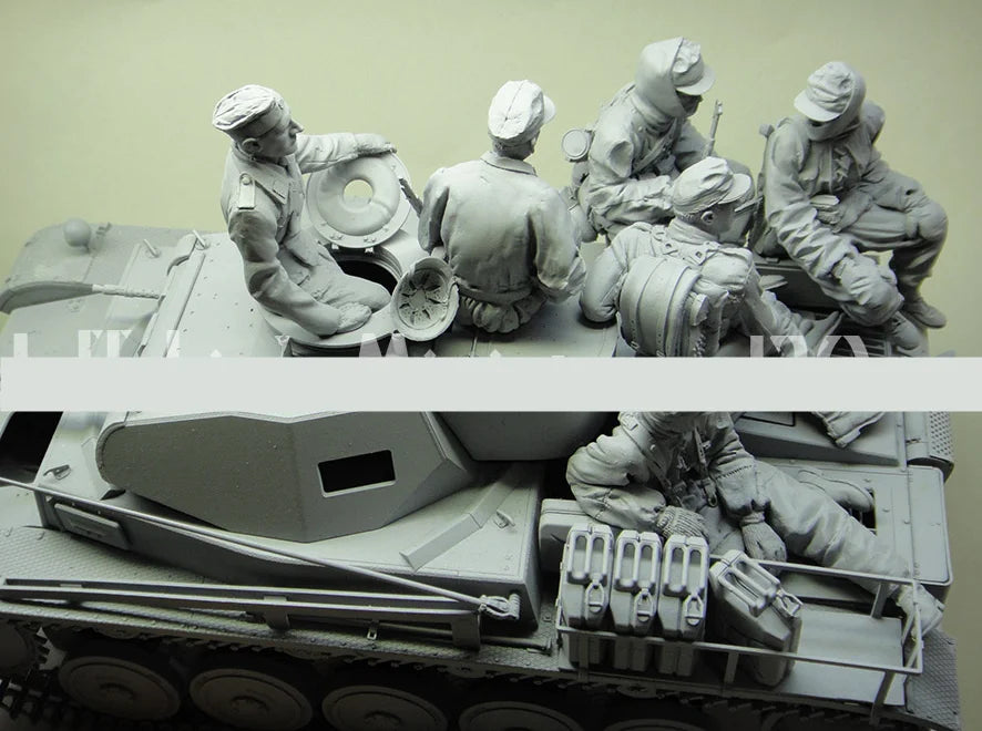 1/16 WWII German Half-Track Crew, 5 Figures, Resin Model Figure Kit, Unassembled and Unpainted