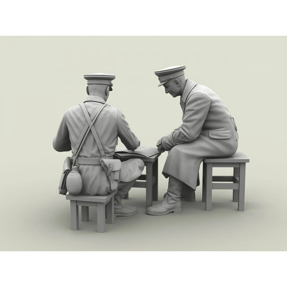 1/35 Cold War Soviet Officers Conference, 6 Figures, Resin Model Figure Kit, Unassembled and Unpainted