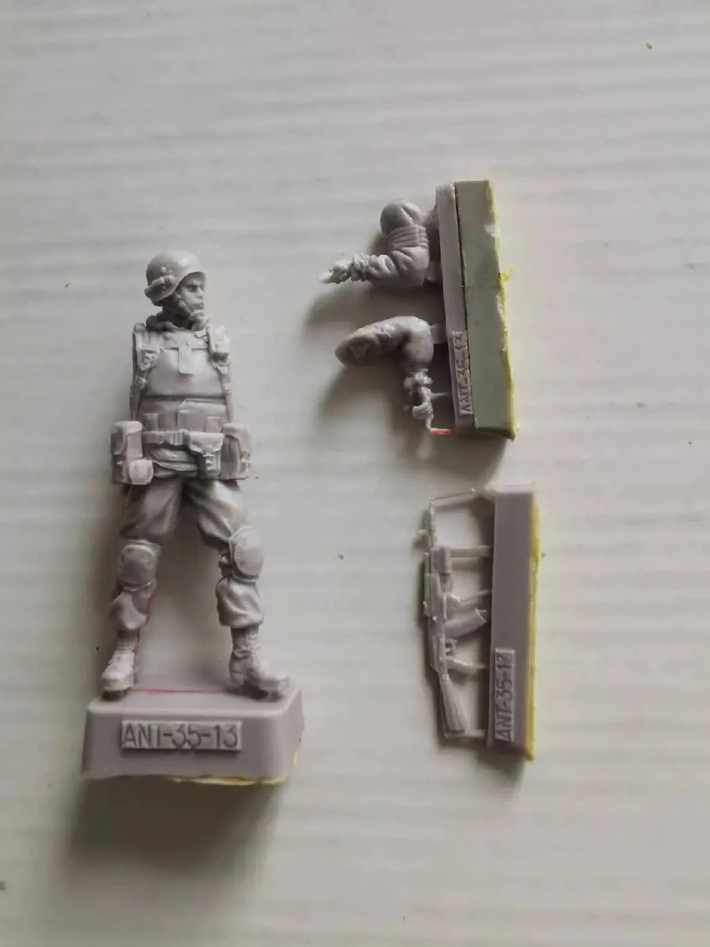 1/35 Modern Russian Anti-Riot Trio, 3 Figures, Resin Model Figure Kit, Unassembled and Unpainted