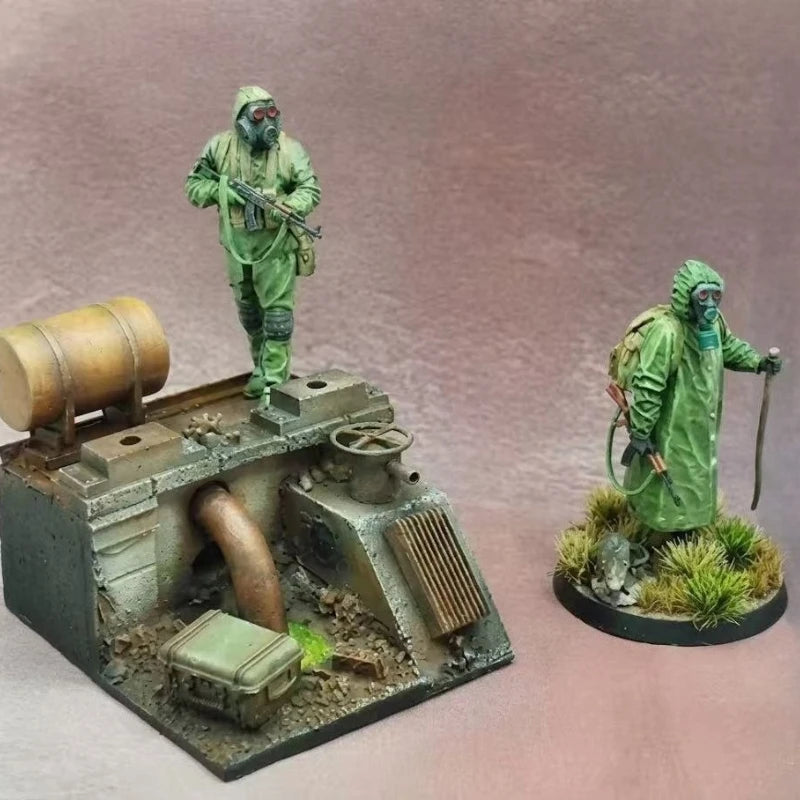 1/35 Modern CBRN Anti-Biochemical Soldiers Team, 2 Figures, Resin Model Figure Kit, Unassembled and Unpainted