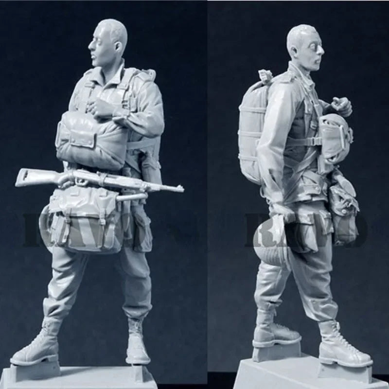 1/35 WWII US Soldier Marching in Combat Gear, Resin Model Figure Kit, Unassembled and Unpainted