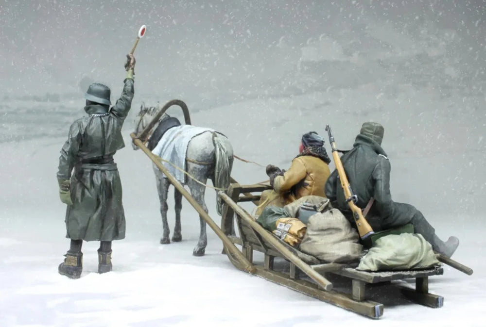 1/35 WWII Russian Sledge and Soldiers, 5 Figures, Resin Model Diorama Kit, Unassembled and Unpainted