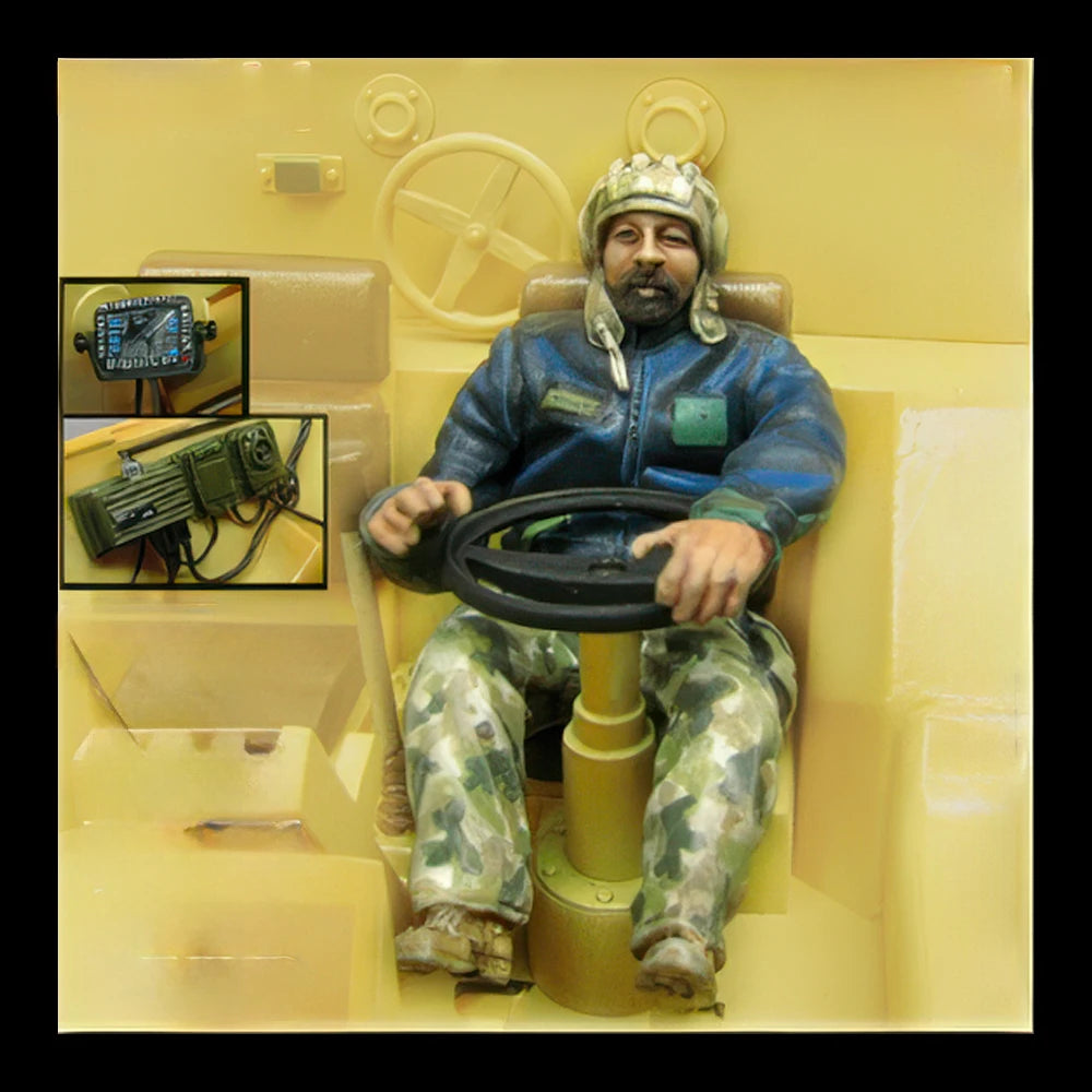 1/35 Modern Bearded Driver in Camo Pants and Winter Beanie, Resin Model Figure Kit, Unassembled and Unpainted