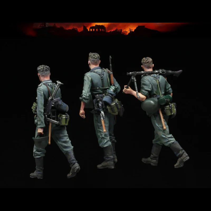1/35 WWII German Infantry Advancing, 9 Figures, Resin Model Figure Kit, Unassembled and Unpainted