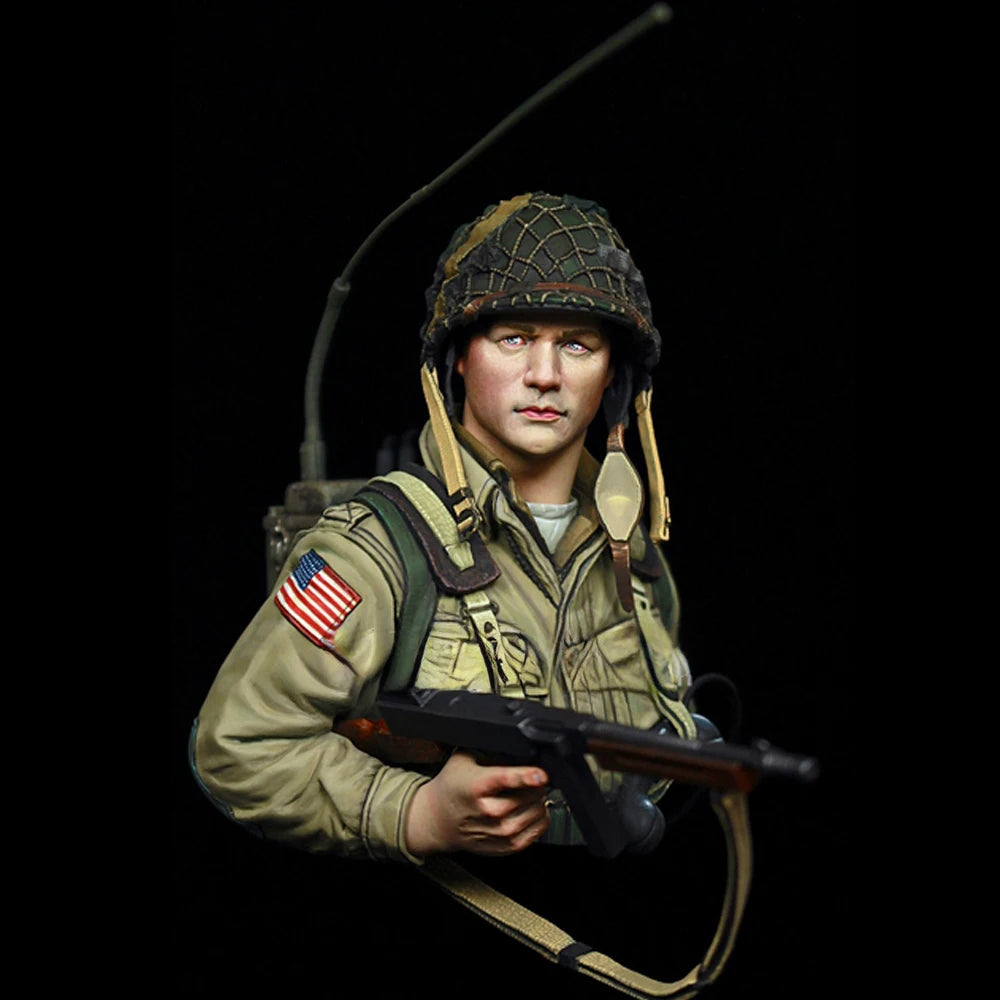 1/10 WWII US Radio Operator with M1 Garand, Resin Model Bust Kit, Unassembled and Unpainted