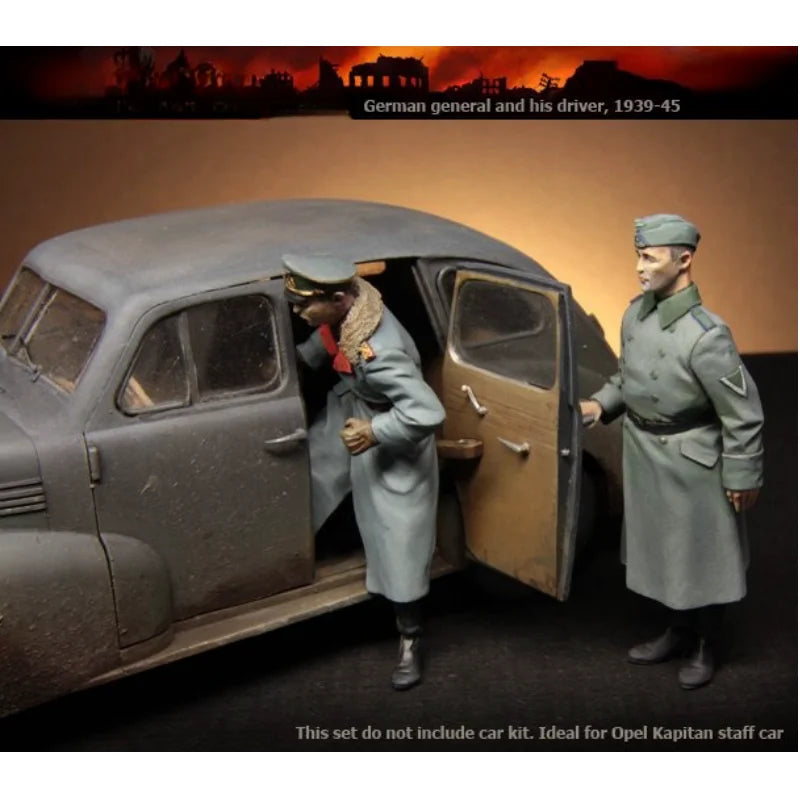 1/35 WWII German General, 2 Figures, Resin Model Figure Kit, Unassembled and Unpainted