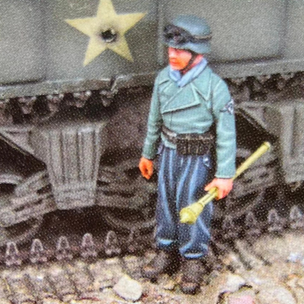 1/35 WWII Soviet Infantryman Standing Alert, Resin Model Figure Kit, Unassembled and Unpainted