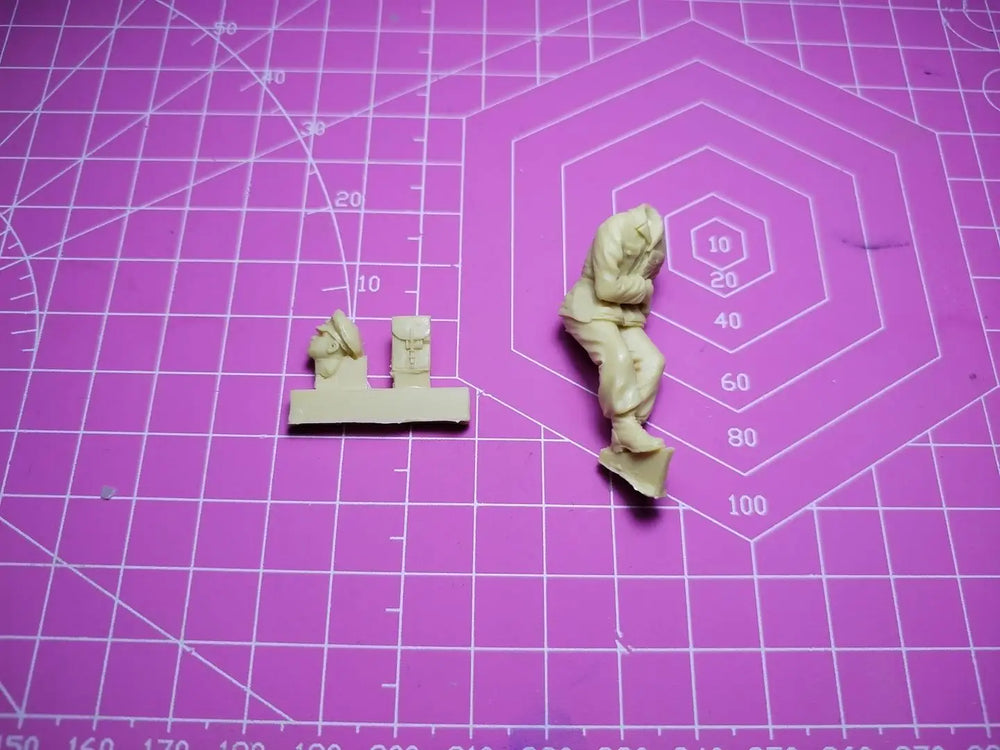 1/35 WWI French Infantry Scout Seated, Resin Model Figure Kit, Unassembled and Unpainted