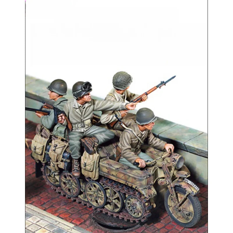 1/35 WWII German Motorcycle, 4 Figures, Resin Model Diorama Kit, Unassembled and Unpainted