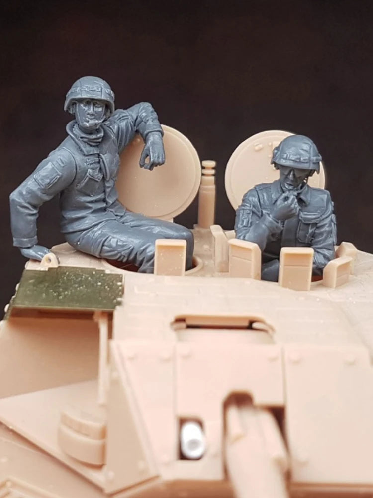 1/35 WWII Polish Infantry at Fortified Post, 2 Figures, Resin Model Figure Kit, Unassembled and Unpainted