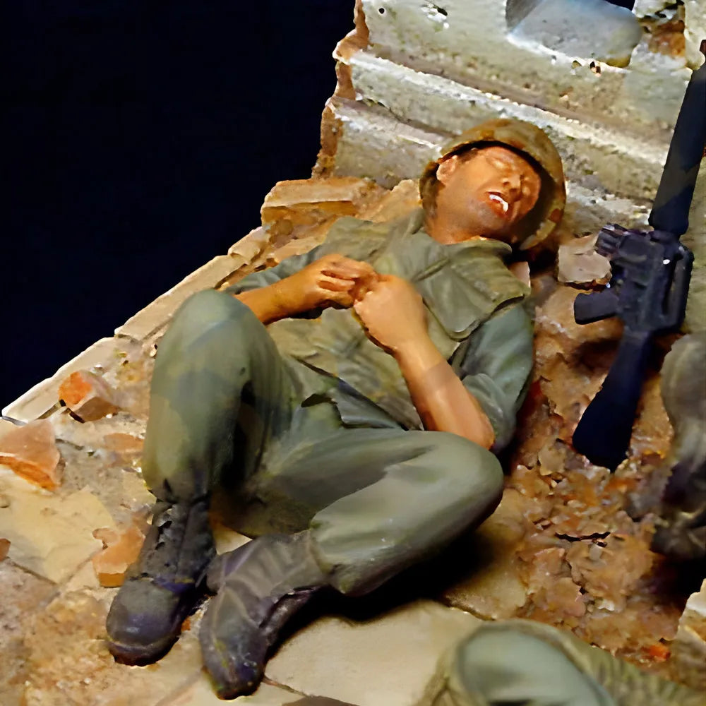 1/35 WWII US Soldiers Resting, 4 Figures, Resin Model Figure Kit, Unassembled and Unpainted