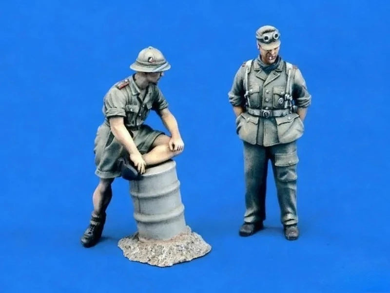 1/35 WWII German Afrika Korps Soldiers, 2 Figures, Resin Model Figure Kit, Unassembled and Unpainted