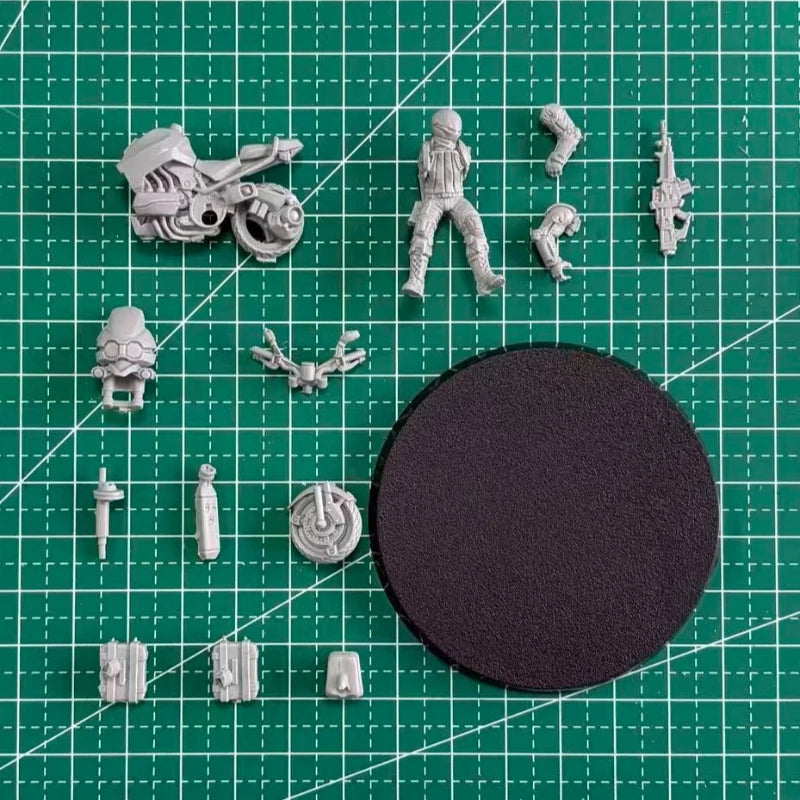 32mm Soldier on Combat Motorcycle, Resin Model Figure Kit, Sci-Fi Theme, Unassembled and Unpainted