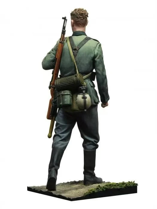 1/35 WWI British Female Soldier, Resin Model Figure Kit, Unassembled and Unpainted