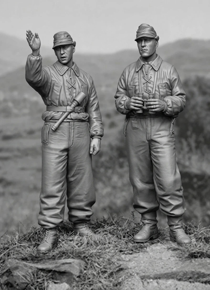 1/35 WWII German Panzer Recon Crew, 2 Figures, Resin Model Figure Kit, Unassembled and Unpainted