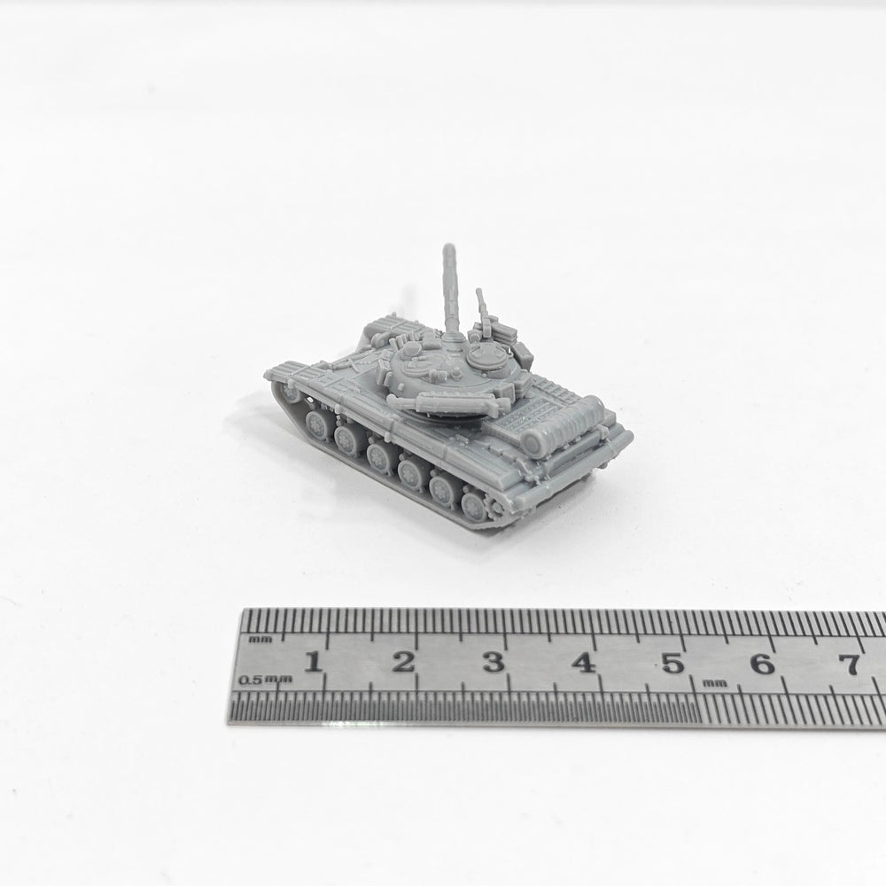 1/144 Cold War T-64A Main Battle Tank, Resin Model Vehicle Kit, Unassembled and Unpainted